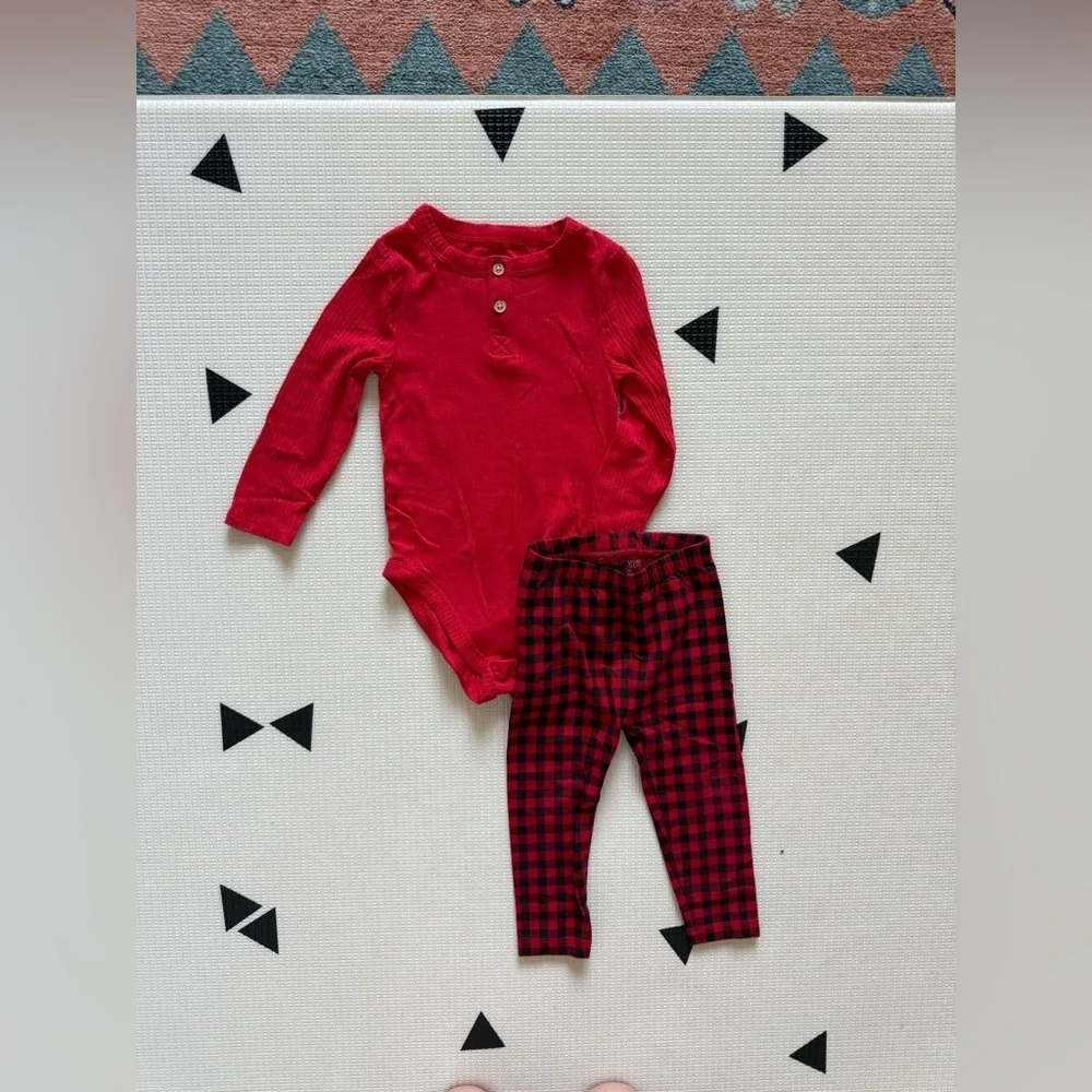 Old Navy|Baby gender neutral Red long sleeve ribbed bodysuit & Plaid leggings•••